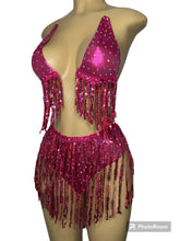 Load image into Gallery viewer, Show Out
